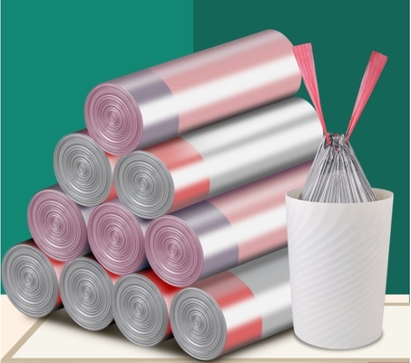 Zwarte vuilniszak met embossing van het oppervlak van maagdelijk materiaal