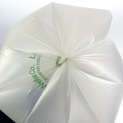 Biologisch afbreekbare T-shirtzak op rol gemaakt van PBAT-materiaal voor milieuvriendelijke verpakkingen