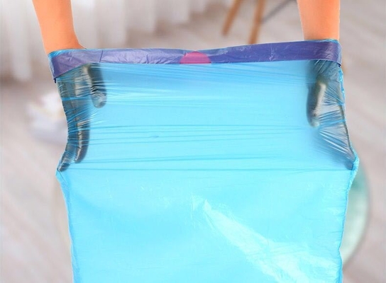 Verdikte zwarte vuilniszak met trekstreng voor keukenvuil in HDPE/LDPE/LLDPE-materiaal
