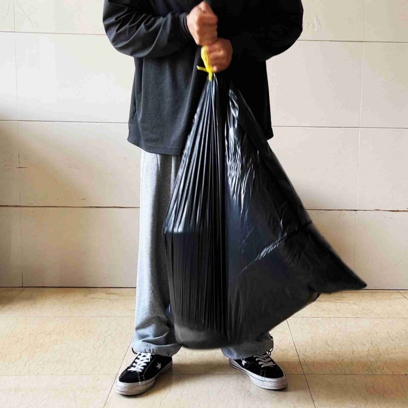 Geprinte oppervlakte behandeling LDPE Black Star Seal Grote vuilniszakken voor uw bedrijf
